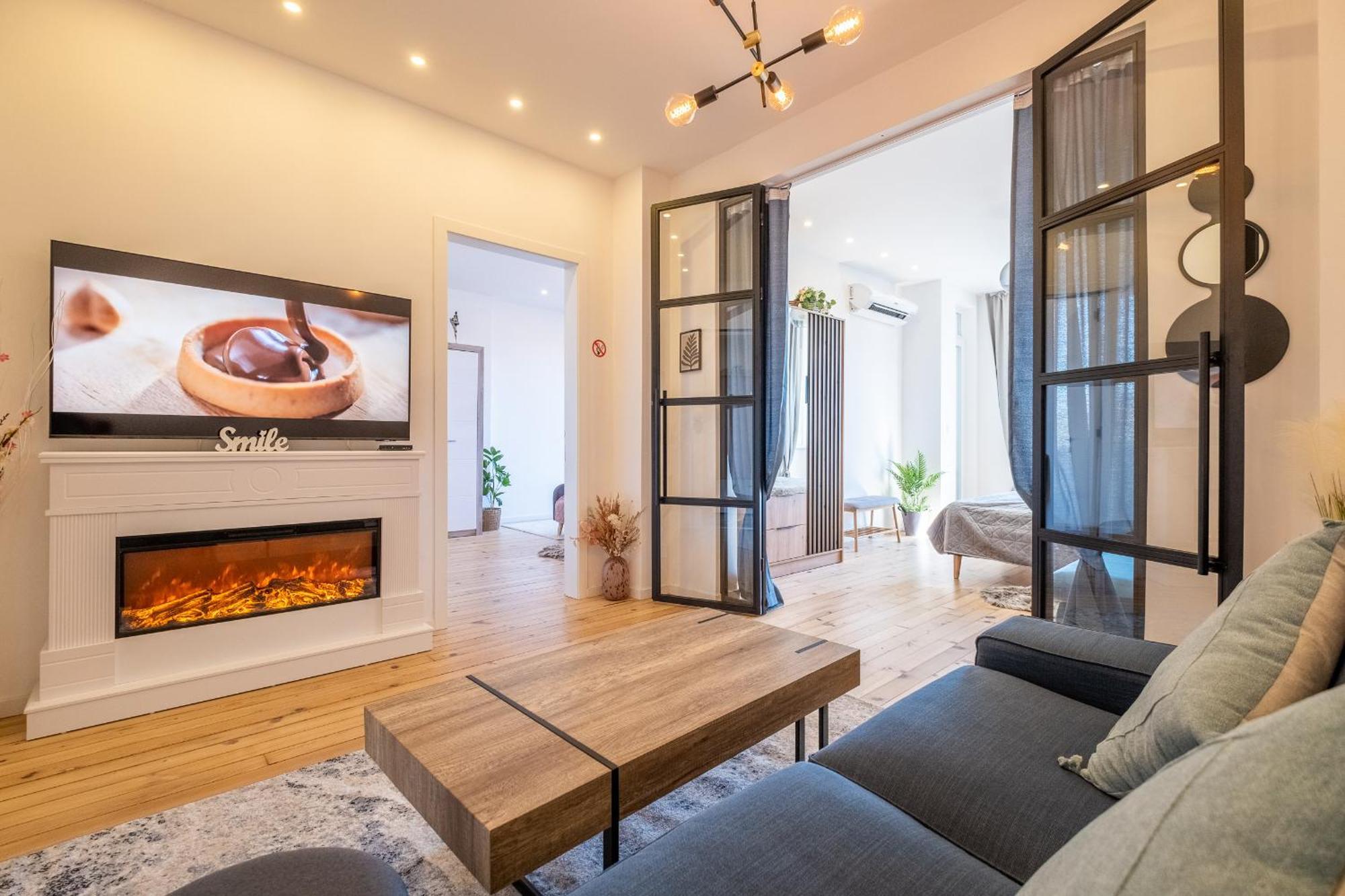 Bright - 2 Bedroom Appartamento Sofia